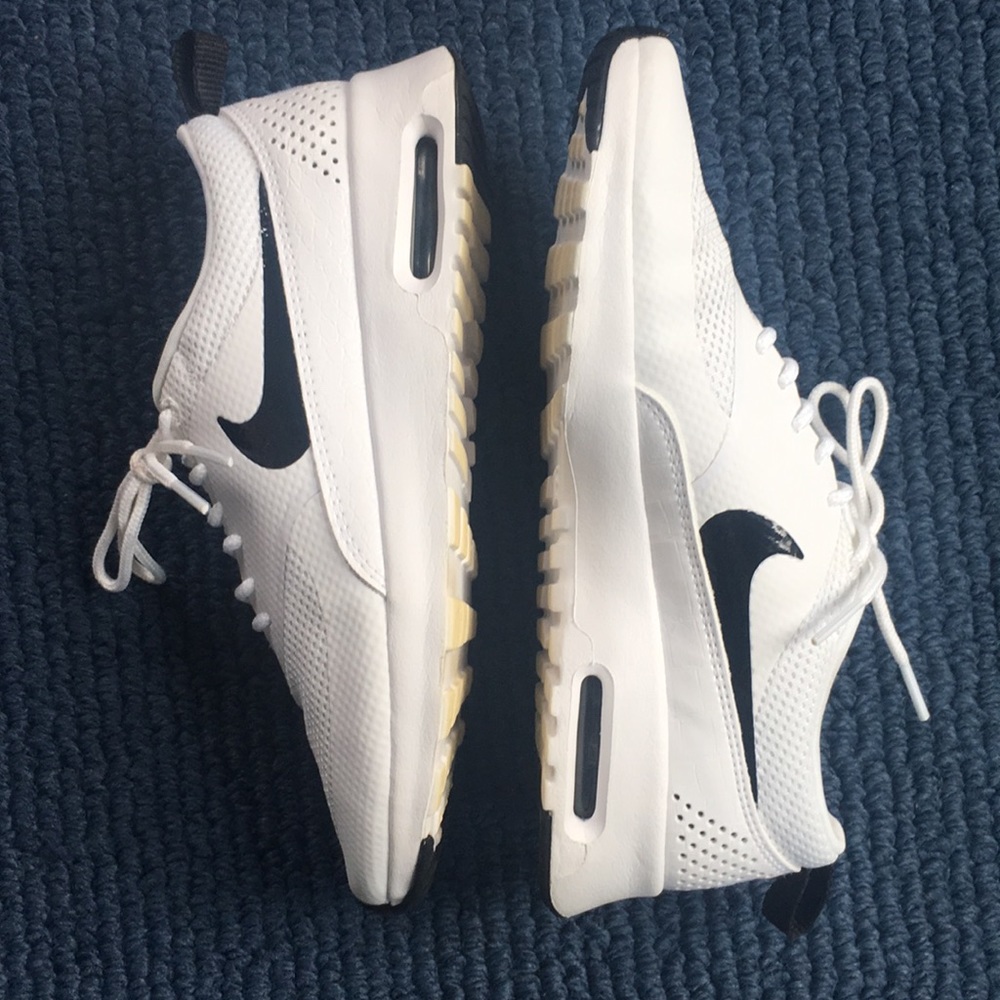 Nike Air Max Thea’s